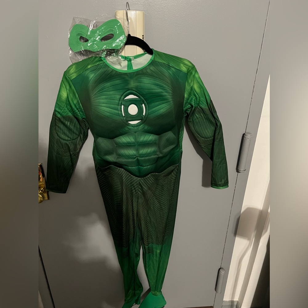Green Lantern child's costume;long sleeve jumpsuit w/ logo on front.